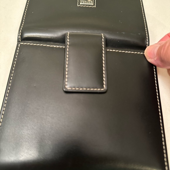 DOONEY & BOURKE vintage black leather bifold with 8 card slots and 2 bill folds - Picture 3 of 8